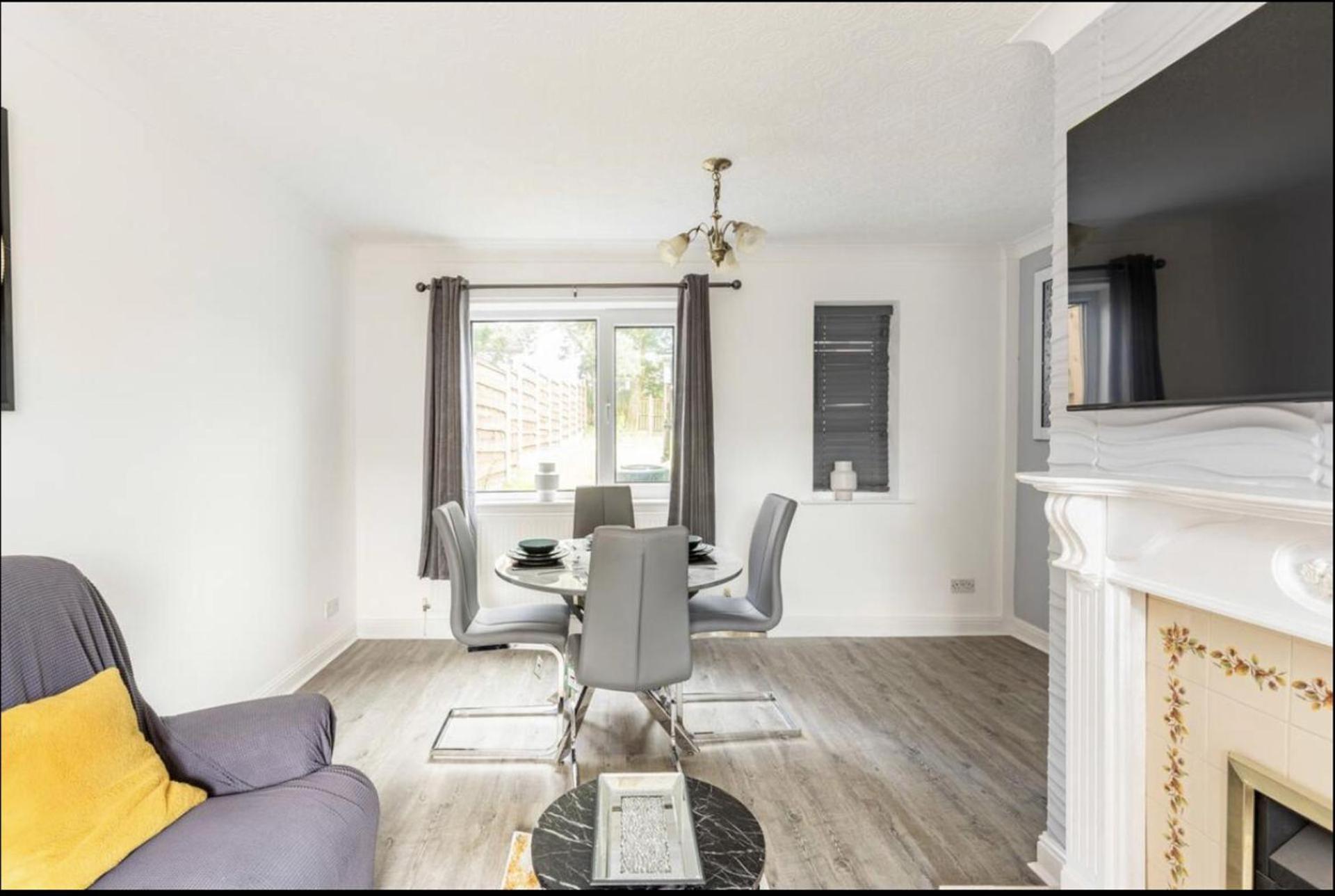 Come & Unwind In Charming 5 Bed House In Blackburn Blackburn  Exterior photo